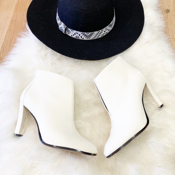 Tahari Shoes - Tahari Meredith White Booties Size 7.5
